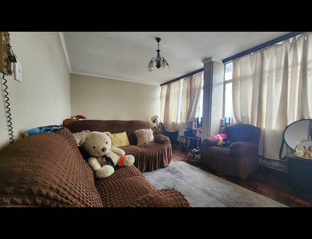 2 BEDROOM APARTMENT FOR SALE IN GLENWOOD
